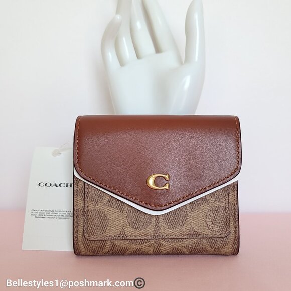 COACH Wyn Small Wallet In Colorblocked Signature Canvas & Leather-Tan Rust 🎈$89 - Picture 1 of 16